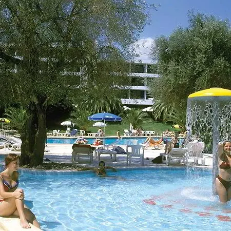 Ionian Park 3*
